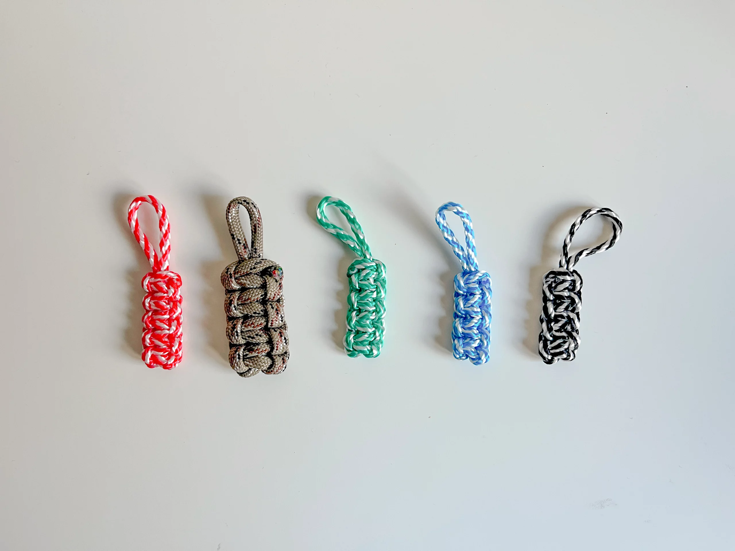 Bracelet plat cinq couleurs